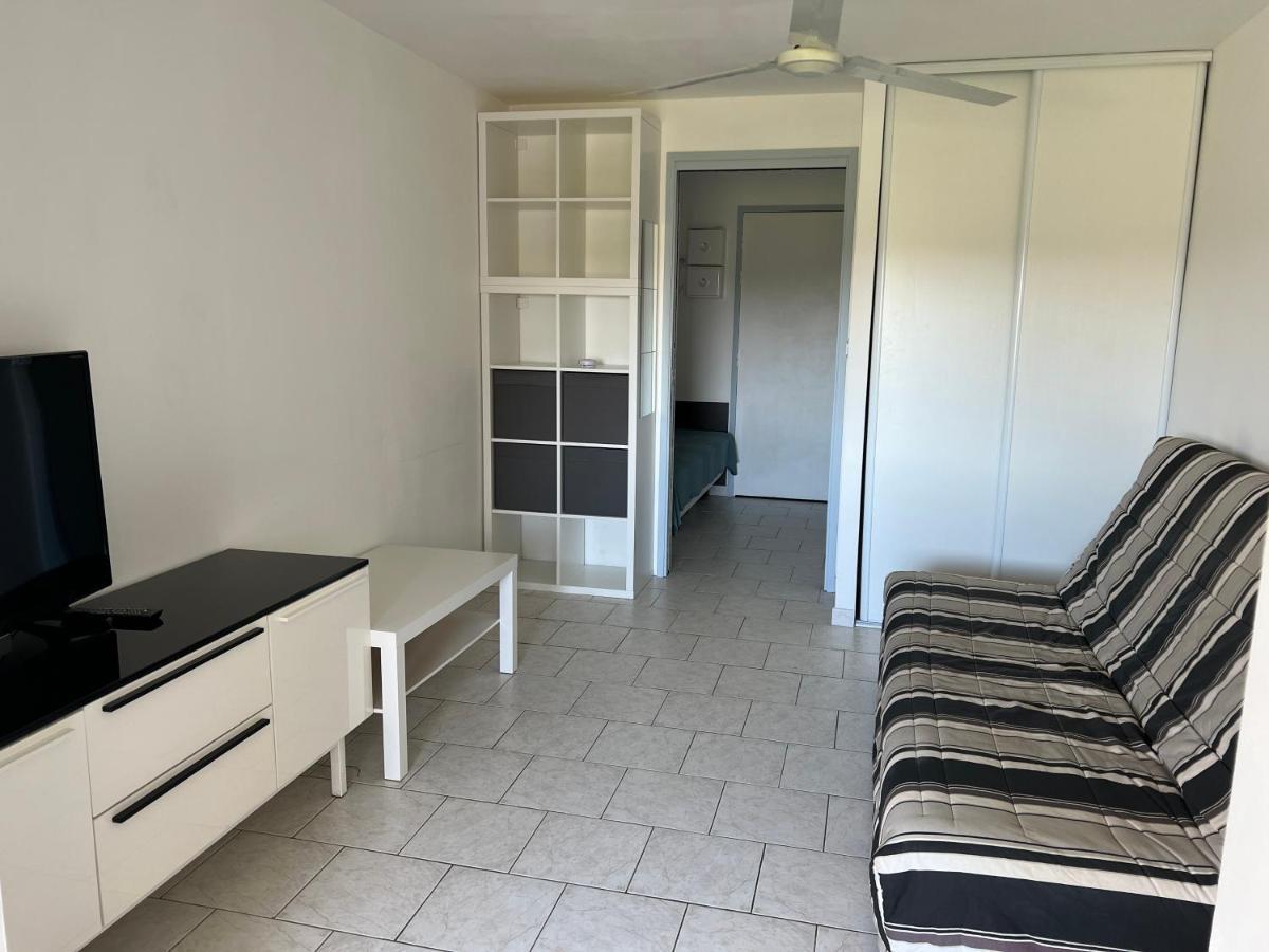 Joli Studio Tres Clair A Proximite Mer Pour 3 Personnes La Londe-les-Maures Ngoại thất bức ảnh