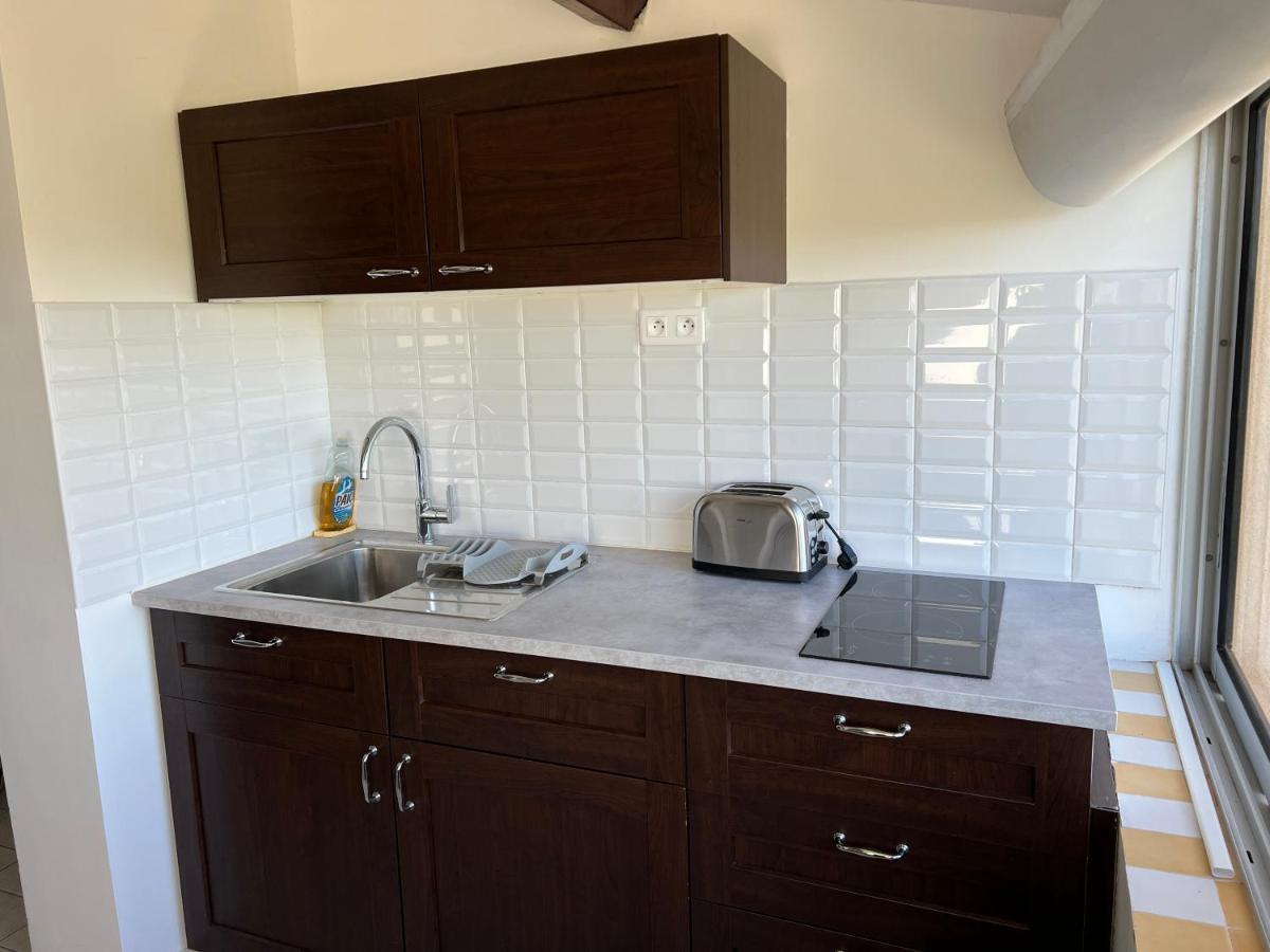 Joli Studio Tres Clair A Proximite Mer Pour 3 Personnes La Londe-les-Maures Ngoại thất bức ảnh