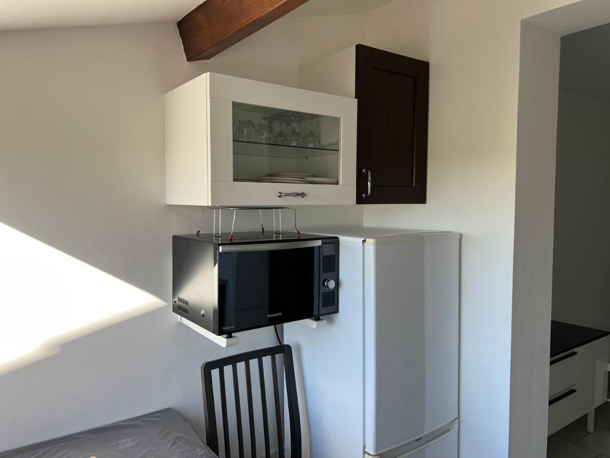 Joli Studio Tres Clair A Proximite Mer Pour 3 Personnes La Londe-les-Maures Ngoại thất bức ảnh