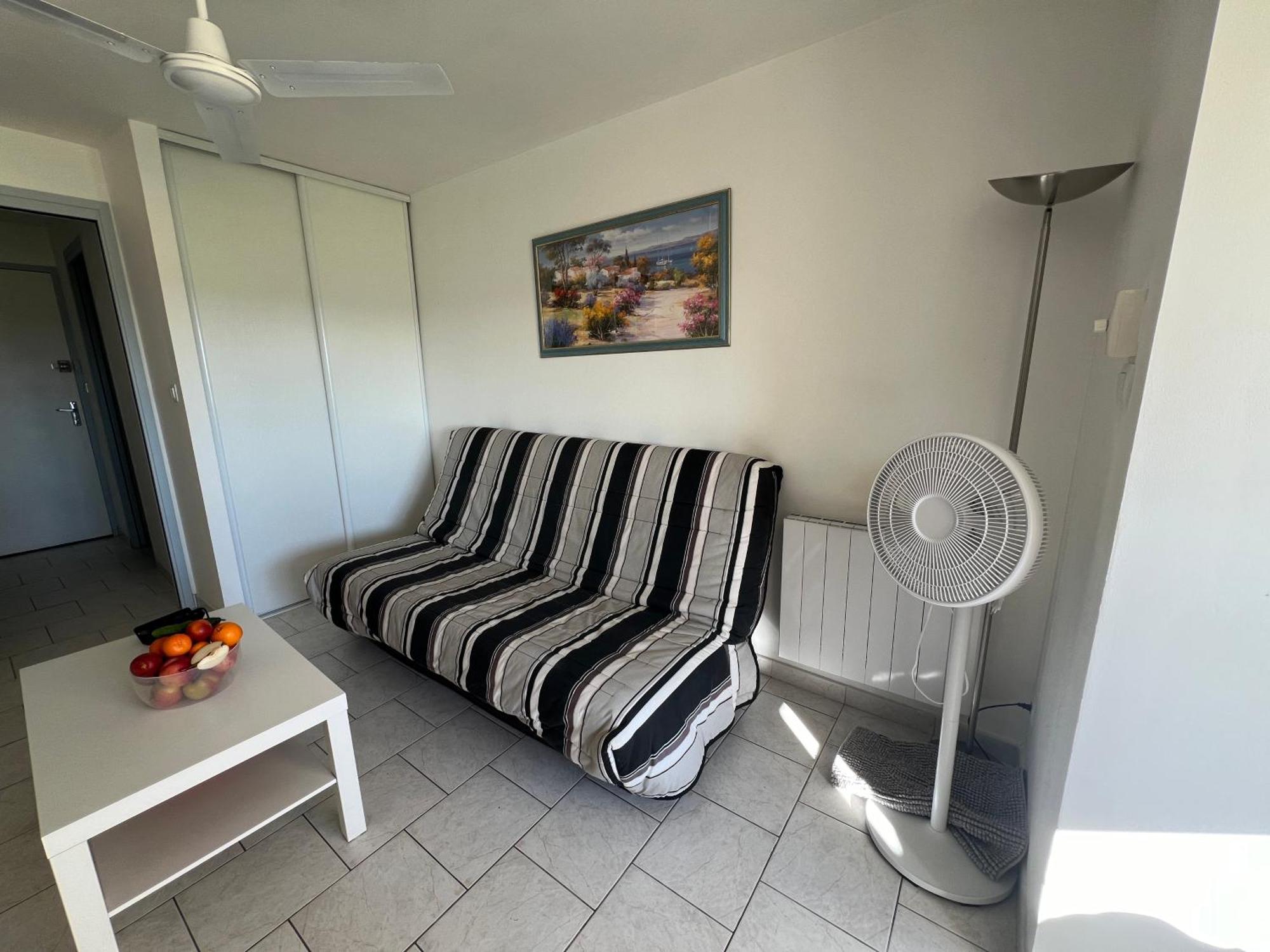 Joli Studio Tres Clair A Proximite Mer Pour 3 Personnes La Londe-les-Maures Ngoại thất bức ảnh